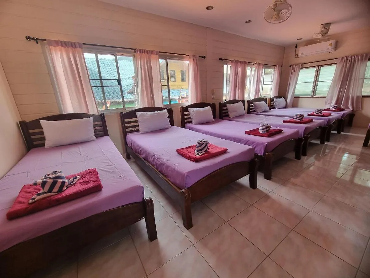 Lotus Hostel Beach Koh Tao Thailand