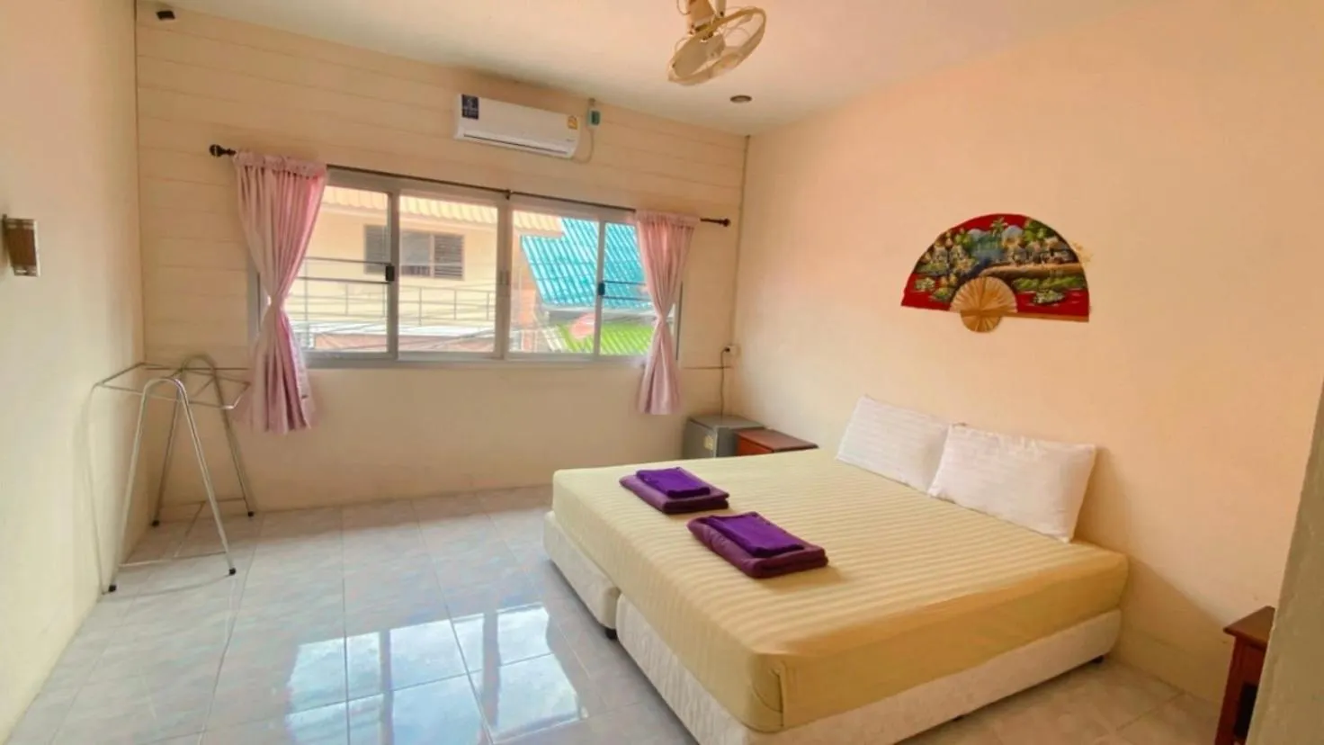 Lotus Hostel Beach Ko Tao