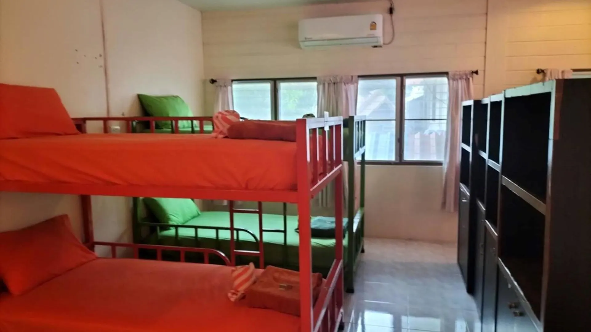 Lotus Hostel Beach Ko Tao